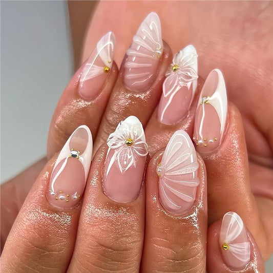 Elegant Almond Fake Nails with Simple White Ripple Design