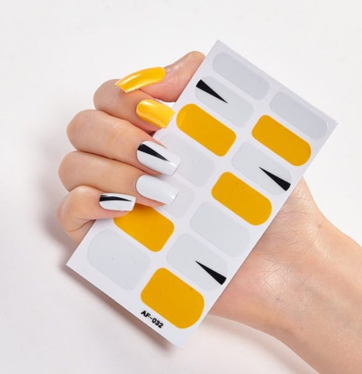 Adhesive Nail Polish Wraps with Glue