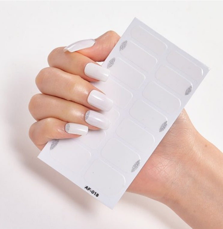 Adhesive Nail Polish Wraps with Glue